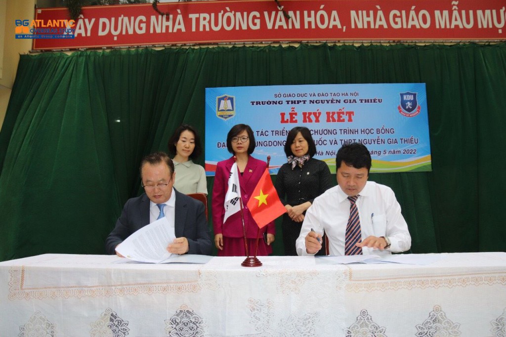 Đại học Kyungdong Hàn Quốc ký kết MOU với trường THPT Nguyễn Gia Thiều