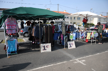 Chợ “Dọn Kho” cho du học sinh ở Pháp